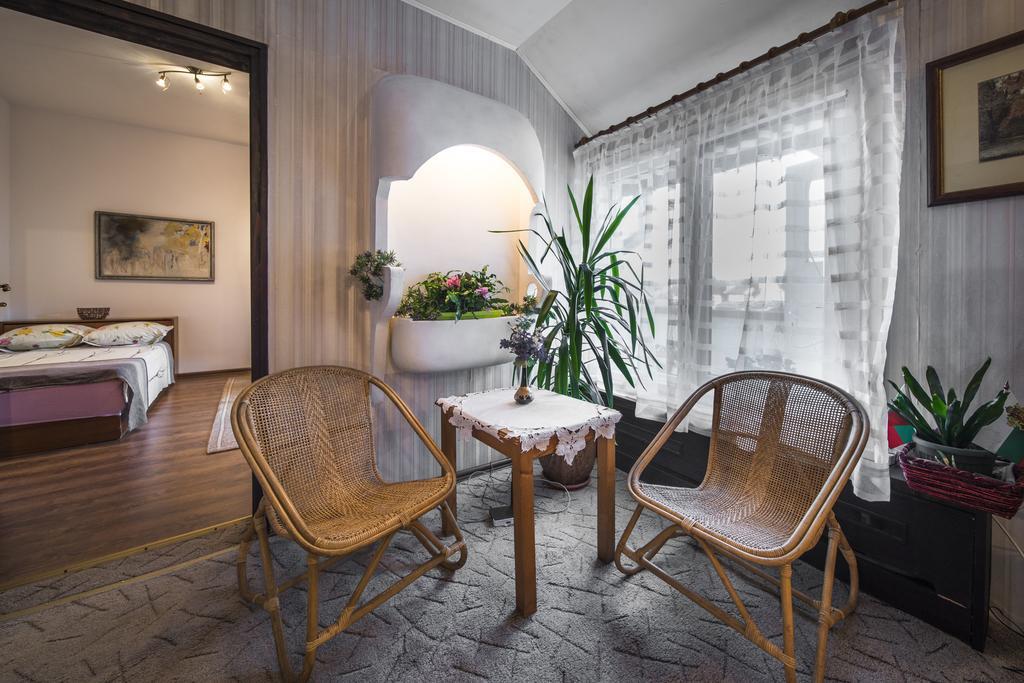 Sunny Apartment โซเฟีย ภายนอก รูปภาพ